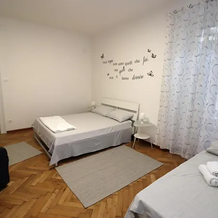 Vignola 6 Apartament *